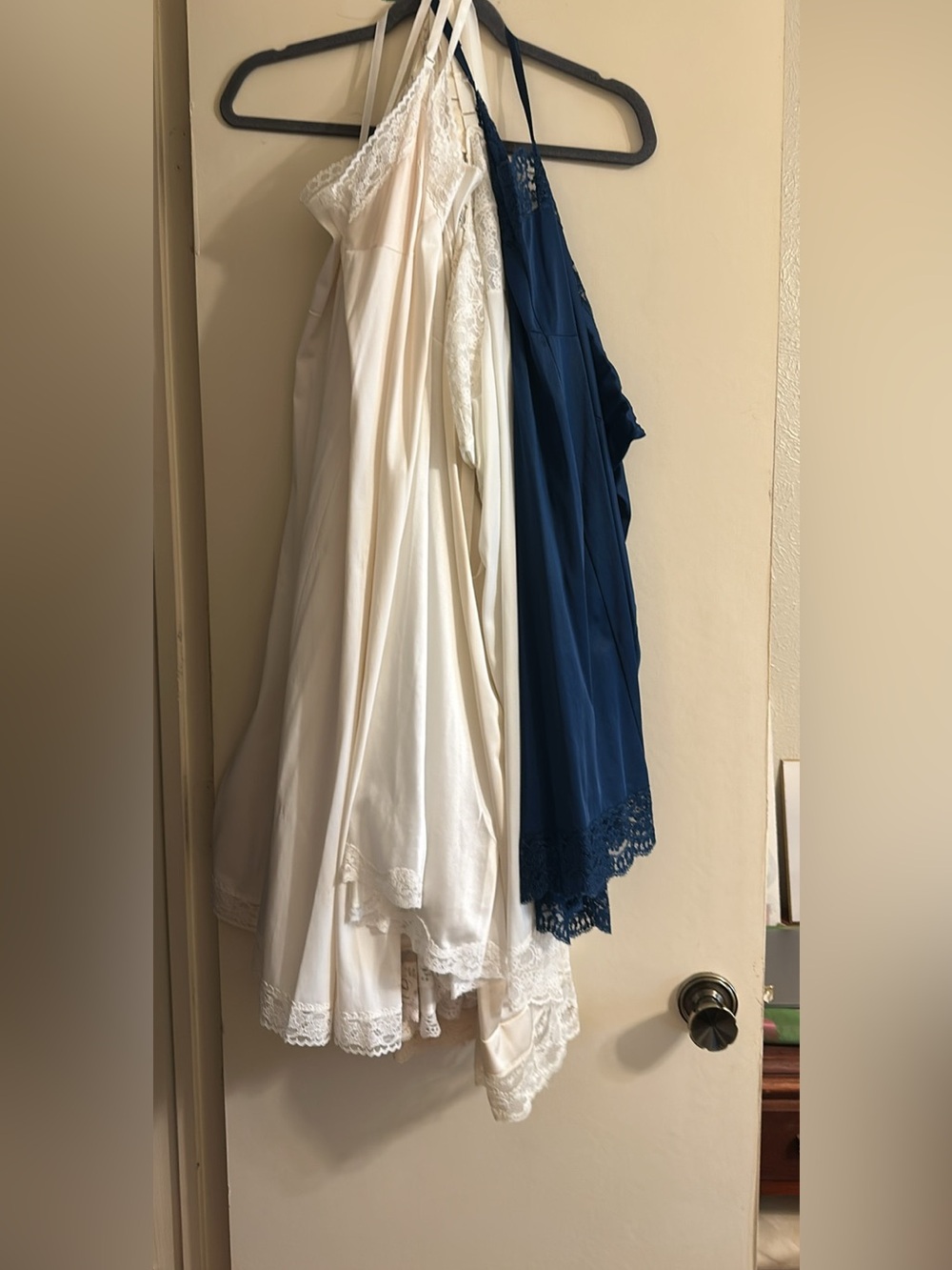 Women’s Vanity Fair vintage slips